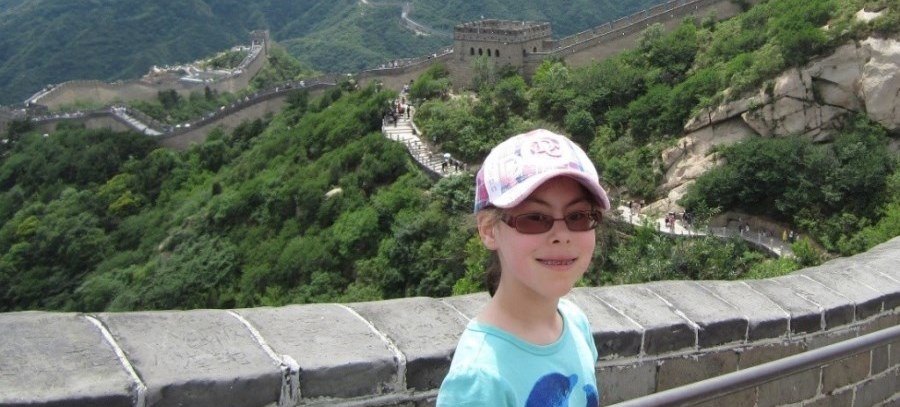 Dana en un viaje reciente a la Gran Muralla China